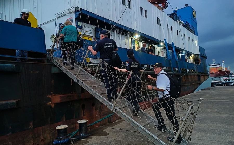 Garda de Coastă infirmă zvonurile potrivit cărora activitatea de control la frontieră ar îngreuna tranzitul navelor pe Canalul Sulina
