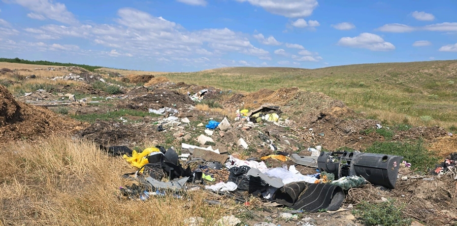Amendă de 45.000 de lei pentru o comună brăileană. Deșeuri depozitate necontrolat și reciclare cu mult sub ținta legală