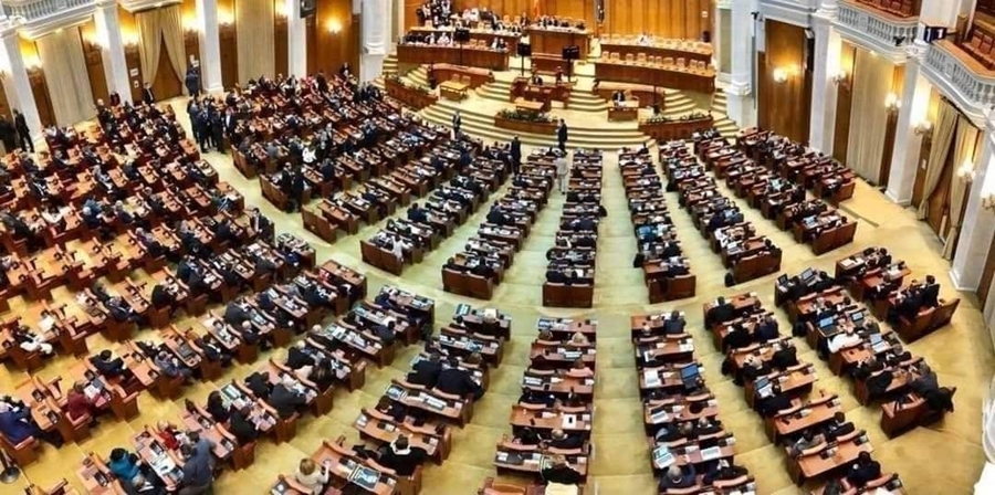 Ovidiu Nechita: “Belgia fără guvern. România cu prea multă politică?”