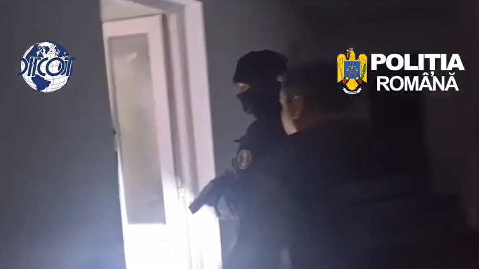 Două persoane, ambele de 23 de ani, cercetate pentru săvârșirea infracțiunilor de trafic de minori și viol asupra unui minor